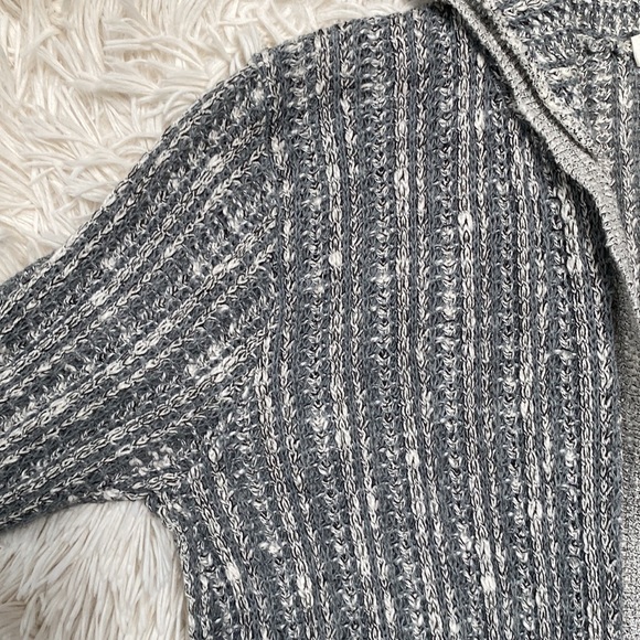 🎉HP🎉 Closet Space Hooded Open Cardigan 💗 Gray & White - Picture 6 of 14